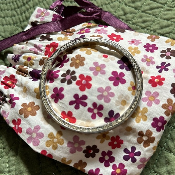 Brighton Infinity Silver Bangle with Emerald Green Beads - Picture 3 of 3